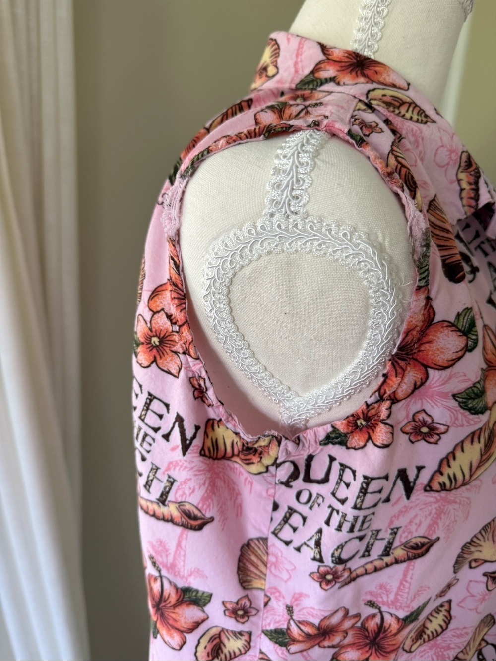 Vintage Big Dogs Pink Floral Button-Up Beachy Shirt Queen of the Beach Shells - Picture 7 of 8